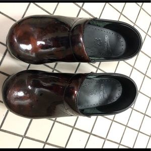 Dansko Clogs- Burgundy design